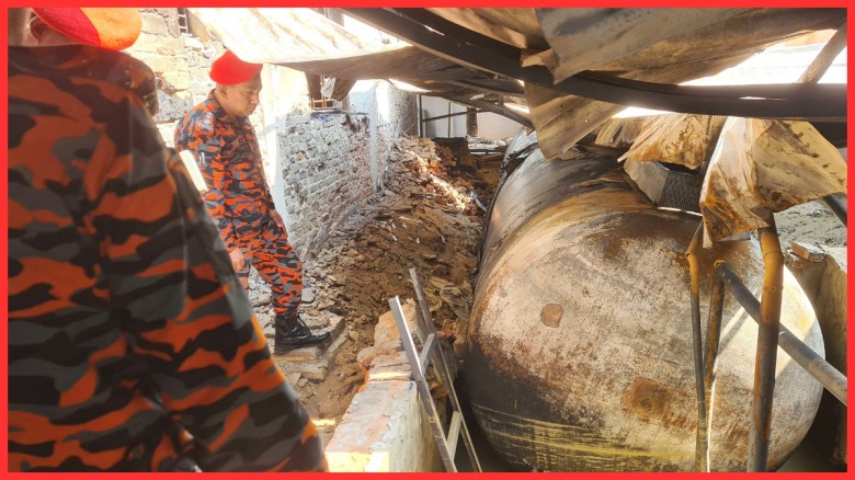 কক্সবাজারে এলপিজি গ্যাস পাম্পে আগুনে ৩০ ট্যুরিস্ট জিপ ভস্মীভ