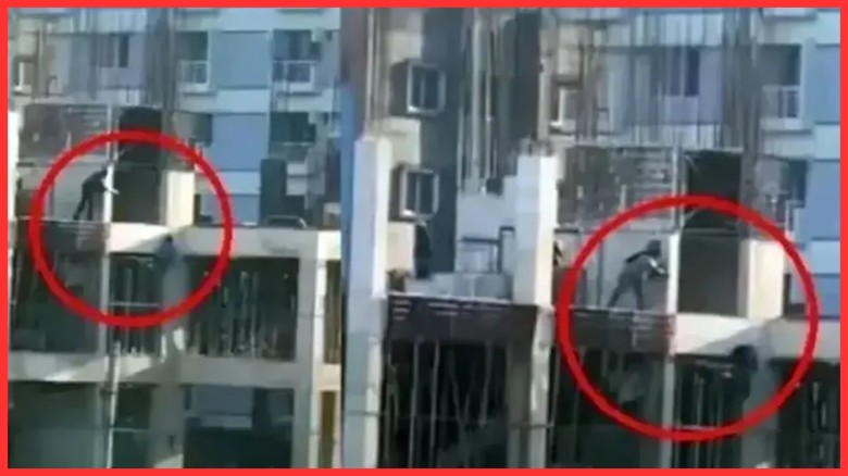 কার্নিশে ঝুলে থাকা যুবককে গুলির মামলার রায় হচ্ছে না আজ