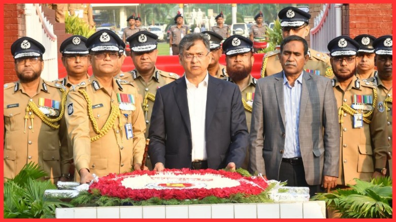 স্বাধীনতা দিবসে শহীদ পুলিশ সদস্যদের প্রতি স্বরাষ্ট্রমন্ত্রী 