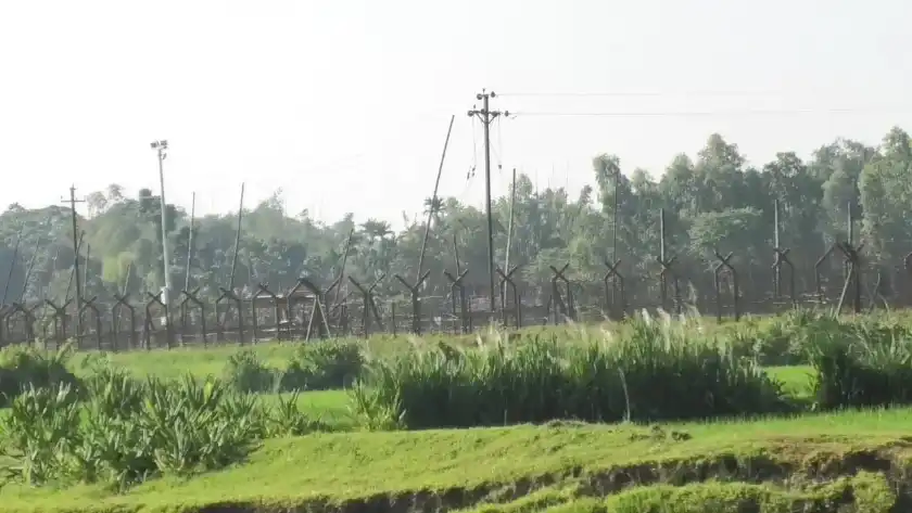 লালমনিরহাটের পাটগ্রাম সীমান্ত দিয়ে নারী ও শিশুসহ ১২ জন নাগরি