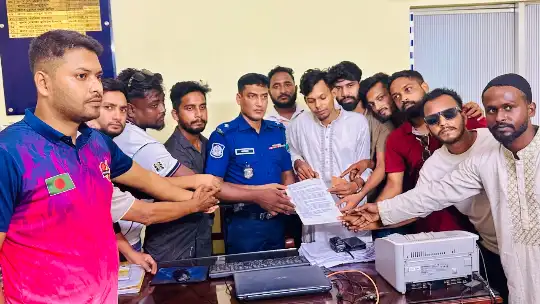 পাবনার ঈশ্বরদীতে মুফতি আমির হামজা এমপির ওয়াজ মাহফিলে রাজনৈতি