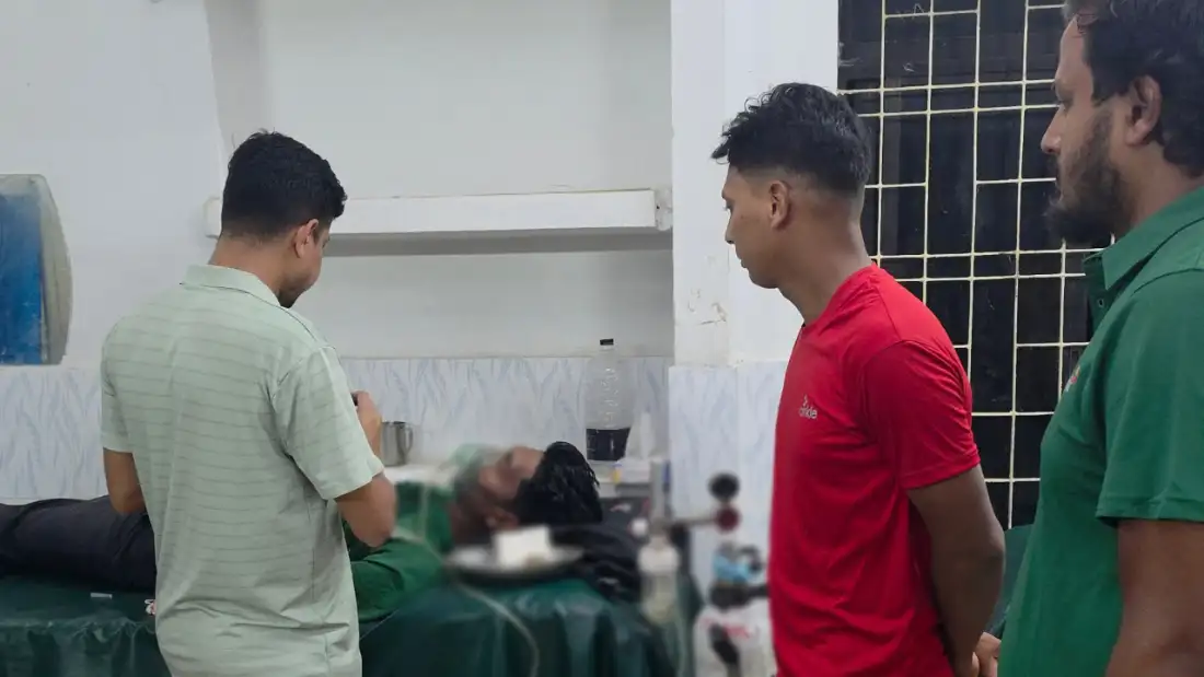 রাজধানীর আব্দুল্লাহপুরে চাঁদা না দেওয়ায় সেলসম্যানকে কুপিয়ে জখম ও ৫ লাখ টাকা ছিনতাই...