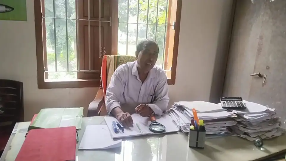 ঘুষ নেওয়ার অভিযোগ প্রমাণিত হলেও বহাল তবিয়তে সেই নায়েব...