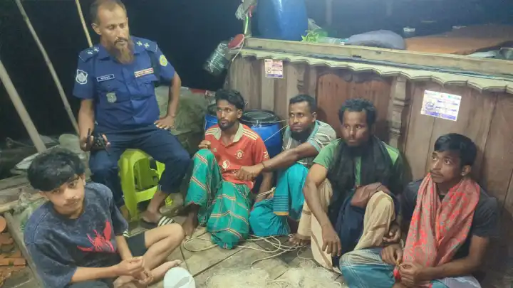 দশমিনায় নিষেধাজ্ঞা অমান্য করে তেঁতুলিয়ায় ইলিশ ধরায় তিন জেলের কারাদণ্ড...