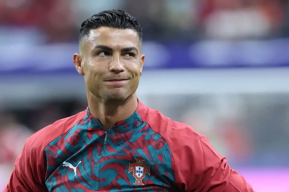 শৃঙ্খলাভঙ্গের দায়ে রোনালদোকে ৩০ দিনের নিষেধাজ্ঞা ও জরিমানা