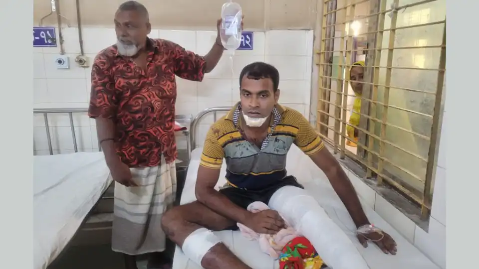 ভয়াবহ বাস দুর্ঘটনায় আহতদের করুণ বিবরণ ও নিখোঁজের স্বজনদের আক