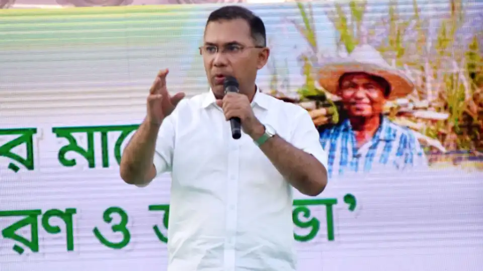 পালিয়ে যাওয়া স্বৈরাচার অর্থ জোগাচ্ছে, দেশে অস্থিরতা সৃষ্টির পাঁয়তারা চলছে: প্রধানমন্ত্রী...