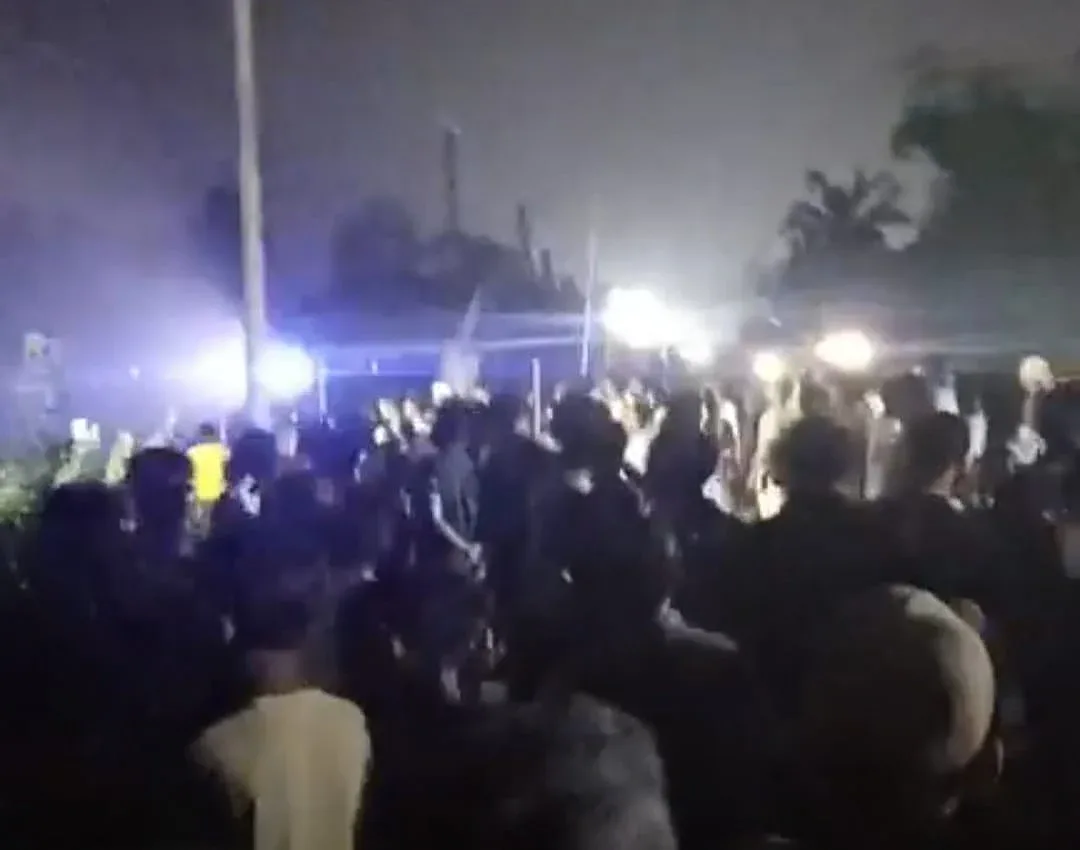 সরাইলে ঘাস কাটাসংক্রান্ত বিরোধে সংঘর্ষ, চেয়ারম্যানসহ আহত ২০