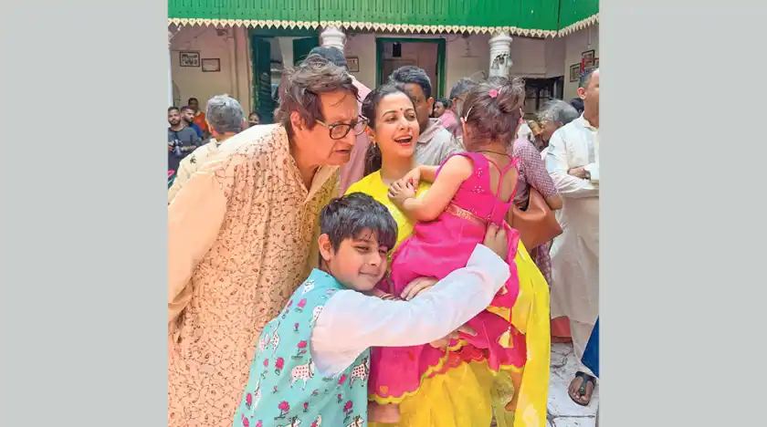 মুম্বাইয়ে মুখার্জি পরিবারের ৭৮ বছরের ঐতিহ্যবাহী দুর্গাপূজা শ