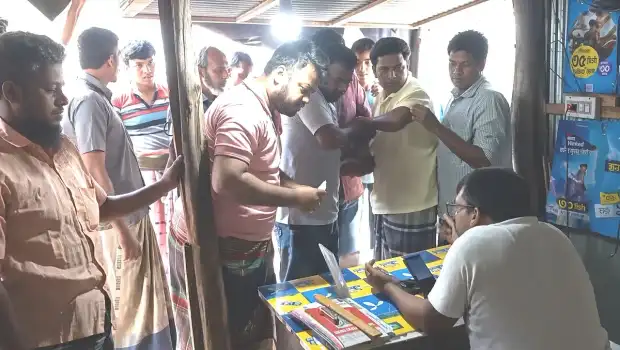 বিকাশ থেকে ভাতা উত্তোলনের সময় উত্তেজনাকর পরিস্থিতি, উদ্ধার ব