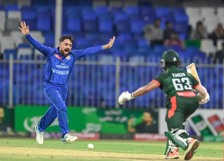 দলের এমন হতাশাজনক পারফরম্যান্সের পর বিসিবিকে ধিক্কার ইমরুল ক