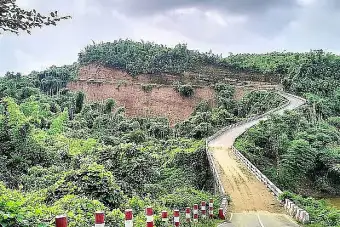 চিত্রাঙ্কন কর্মশালায় এসে পুকুরের জলে ঝরল তরুণ প্রাণ...