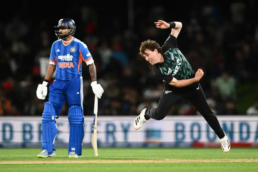 ভারতের রেকর্ড রান তাড়ায় জয় এনে দিলেন নমন ধীর