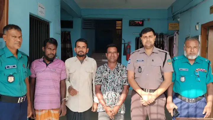 হারগাছে পৃথক পুলিশি অভিযানে তিন আসামি গ্রেপ্তার