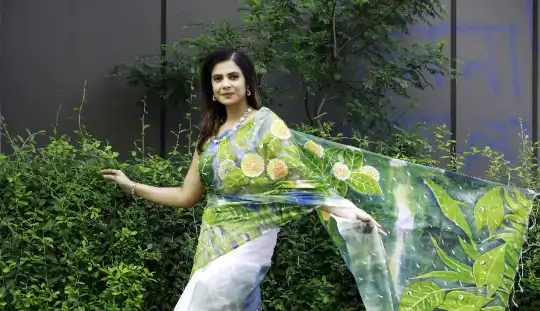 দীর্ঘদিন শাড়ি নতুনের মতো রাখতে জানুন জরুরি টিপস