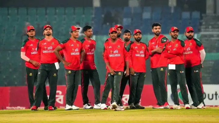 চার শ রানের মাইলফলক থেকে দূরে রয়েছে বাংলাদেশ দল