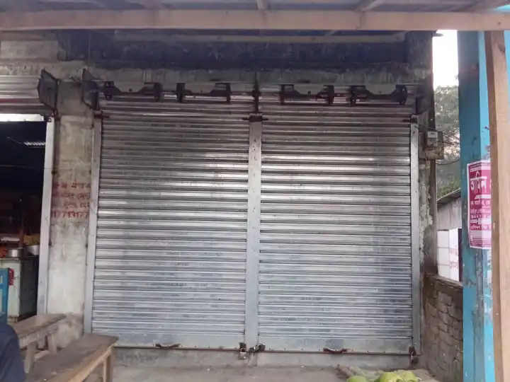আমতলীতে বিএনপি নেতার বিরুদ্ধে মাদ্রাসা ঘর দখলের অভিযোগ