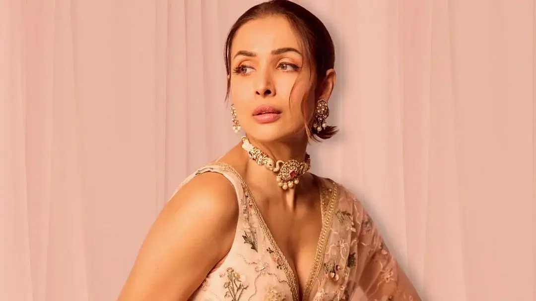 নিয়মিত অভিনয় ছাড়াও যেভাবে প্রজন্মের আইকন হয়েছেন এই তারকা