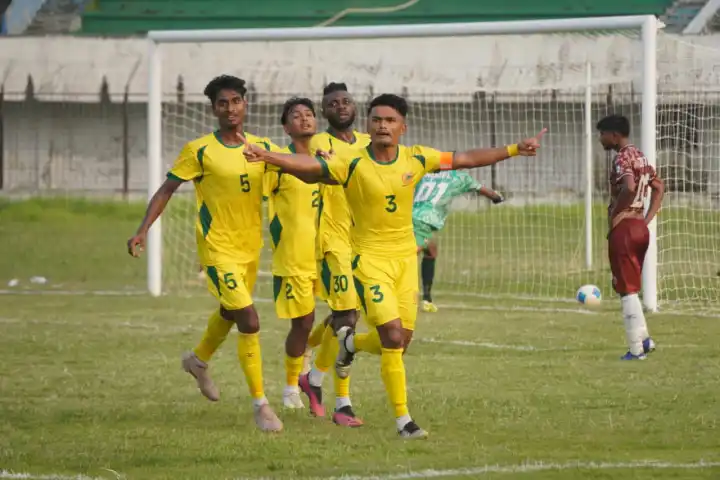ঐতিহ্যবাহী আবাহনীকে হারিয়ে ৫ পয়েন্ট ব্রাদার্সের