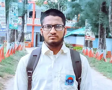 গার্মেন্টসকর্মী ইয়াছিনের আয়ে সচল চরের পরিবার