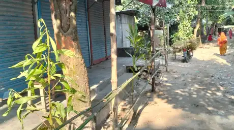 বগুড়ায় আদালতের আদেশ লঙ্ঘন করে ব্যবসাপ্রতিষ্ঠানে বেড়া