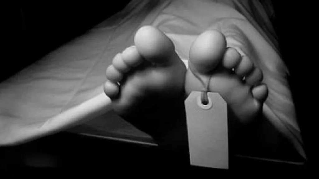 খুলনায় জুট মিলের ছাদ থেকে পড়ে যুবকের মৃত্যু