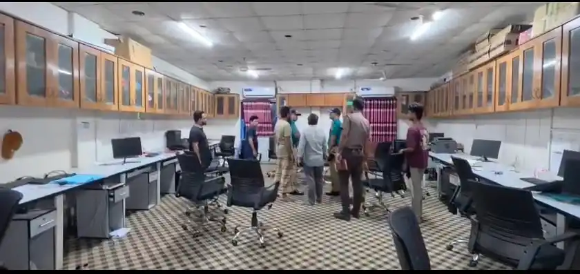 হাজারীবাগে কুরিয়ারে হামলা মামলার বাদীকে হত্যার হুমকি