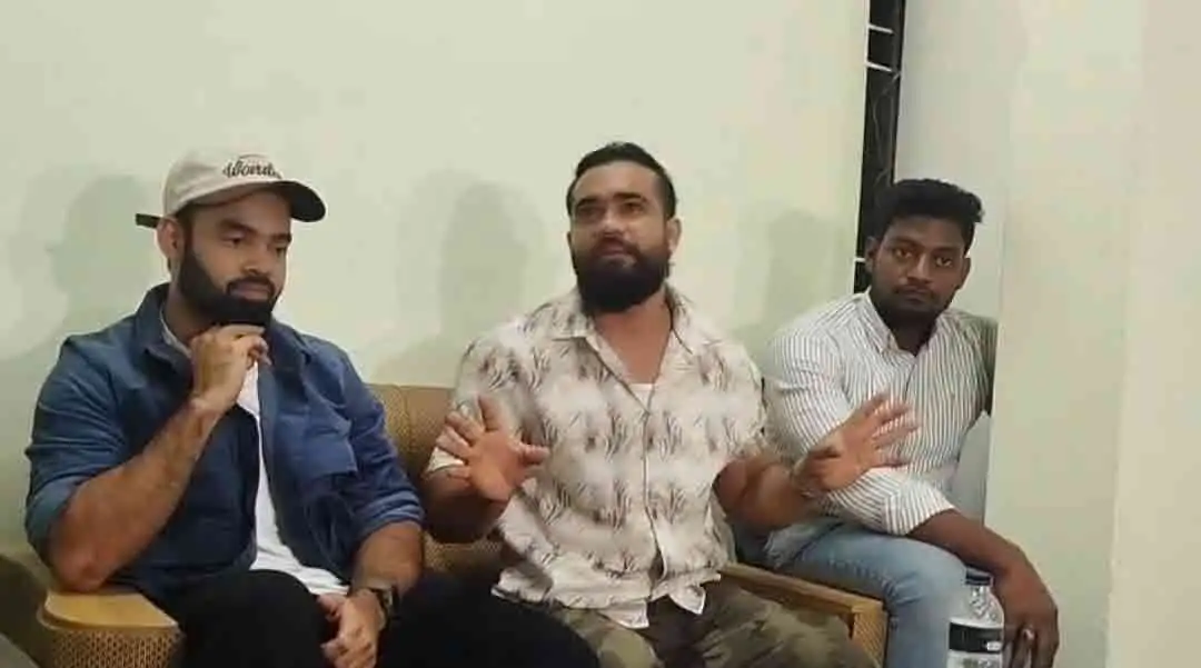 নিরাপত্তার আশ্বাসে মেয়েকে পাঠিয়েছিলাম, সংবাদ সম্মেলনে ক্ষোভ