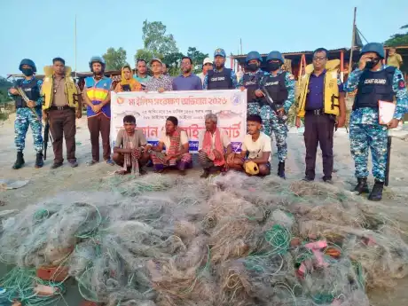 মা ইলিশ রক্ষা: শিবালয়ে জাল জব্দের পর আগুনে ধ্বংস