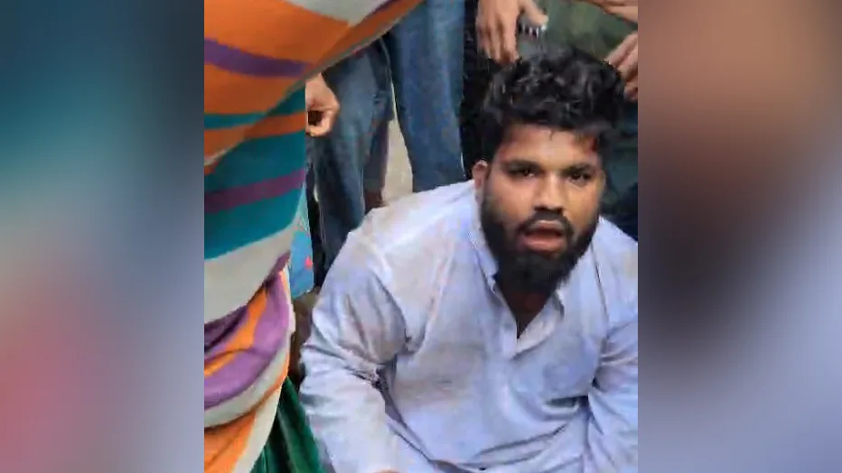স্মার্টফোন উদ্ধারের চেষ্টায় দৌড়ে মৃত্যুর কোলে বৃদ্ধ
