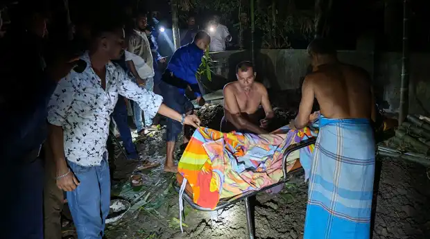 নিরাপত্তা বলয়ে সম্পন্ন হলো মানিক পশারীর দাফন