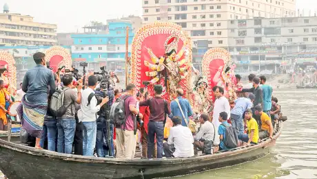পূজায় তিন দিনের ছুটি ও ৫ কোটি টাকা অনুদান