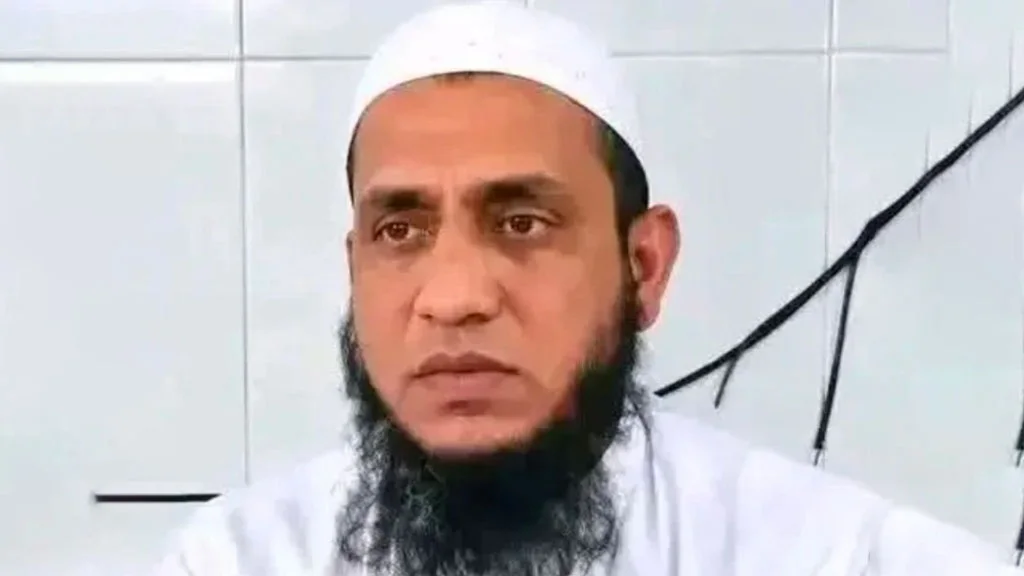 উদ্ধারের পর ঢাকায় নেওয়ার সময় মারা গেলেন মাদ্রাসাশিক্ষক