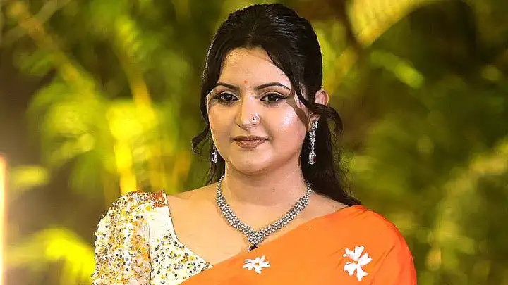 পরীমণির জন্মদিনের শিউলি উপহার নিয়ে যা বললেন শাহরিয়ার নাজিম জ