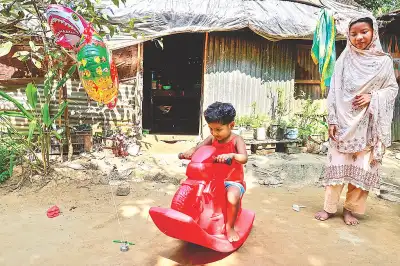 সাংবাদিক লুৎফুজ্জামান আলিফের কন্যার দিন কাটে খেলনায়