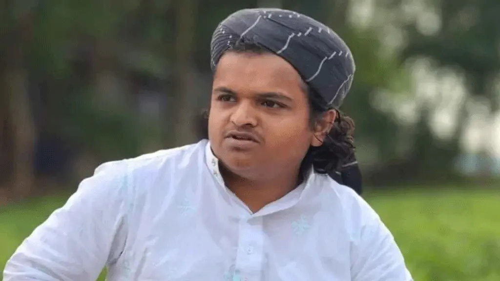 ইট-পাথর ফেলে গাড়ি থামানোর চেষ্টা, আহত মাদানী