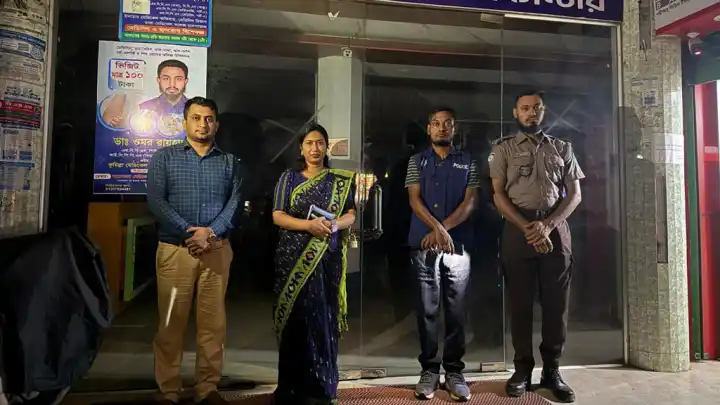 শাহরাস্তিতে ভুয়া চিকিৎসককে জরিমানা ও ডায়াগনস্টিক সেন্টার সিলগালা...