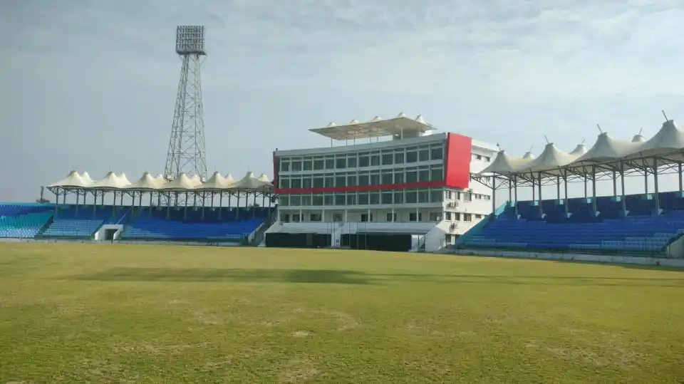 ঢাকার খেলোয়াড় নির্ভরতা ও মাঠ সংকটে ক্ষুব্ধ বরিশালের ক্রীড়া ম