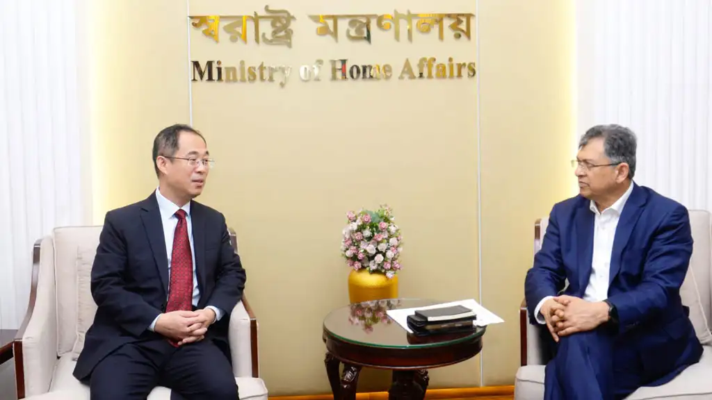 স্বরাষ্ট্রমন্ত্রীর সাথে বৈঠক: পুলিশ বাহিনীর উন্নয়নে পাশে থাক