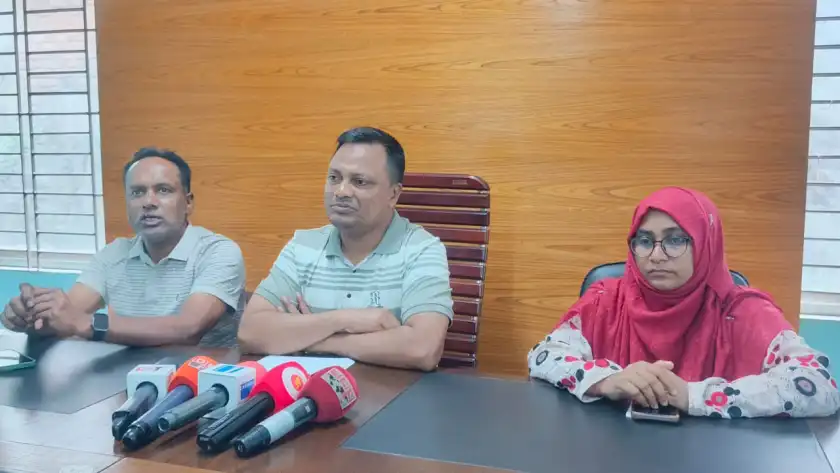 ঝালকাঠিতে ইলিশ রক্ষা অভিযানে মৎস্য দলের ওপর হামলা