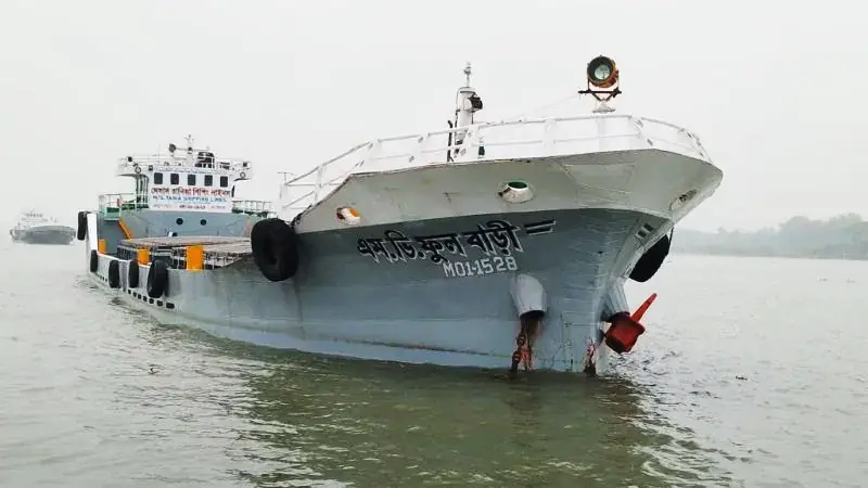 পশুর চ্যানেলে সংঘর্ষ: বেঁচে ফিরলেন ডুবে যাওয়া জাহাজের ৯ কর্