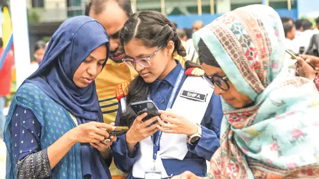 আসছে এইচএসসি ফলাফল, যেভাবে জানা যাবে কাঙ্ক্ষিত ফল