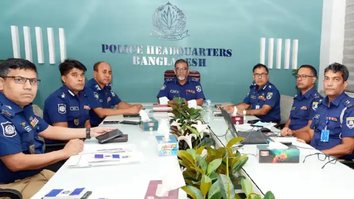 চলতি মাসের অপরাধ পরিস্থিতি নিয়ে উচ্চপর্যায়ের পুলিশ সভা...