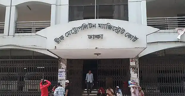 মান্নার গাড়িতে আগুন: গ্রেপ্তার দুই জন কারাগারে