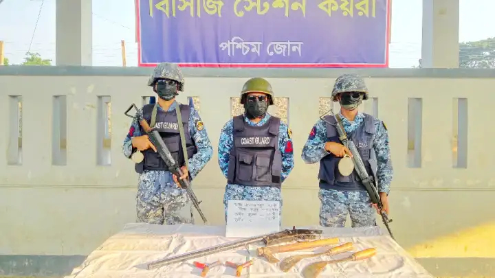 দস্যুদের পিছু হটিয়ে সুন্দরবন থেকে পাঁচ জেলে উদ্ধার